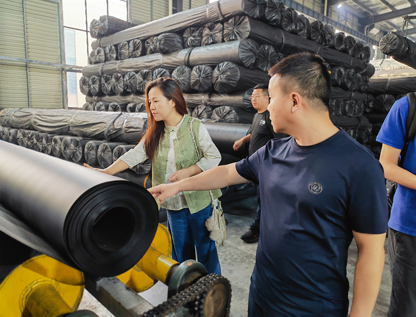 湖南益宏達(dá)新材料有限責(zé)任公司,HDPE、土工布、土工膜、土工格柵、排水網(wǎng)